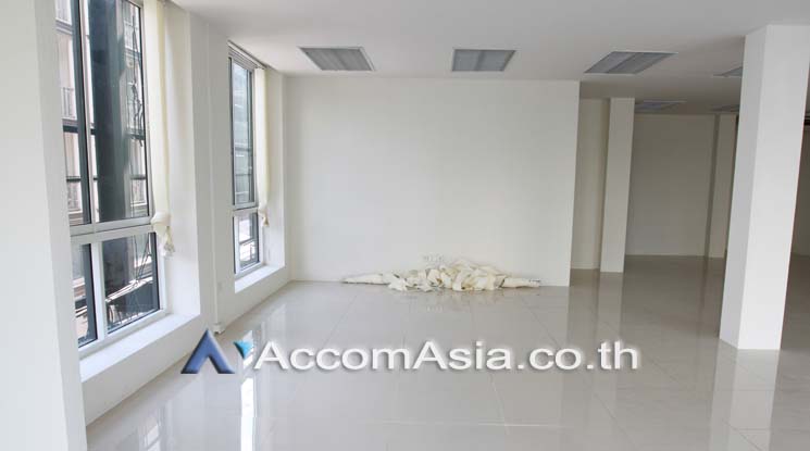 9  Office Space For Rent in Sukhumvit ,Bangkok BTS Phrom Phong AA17079